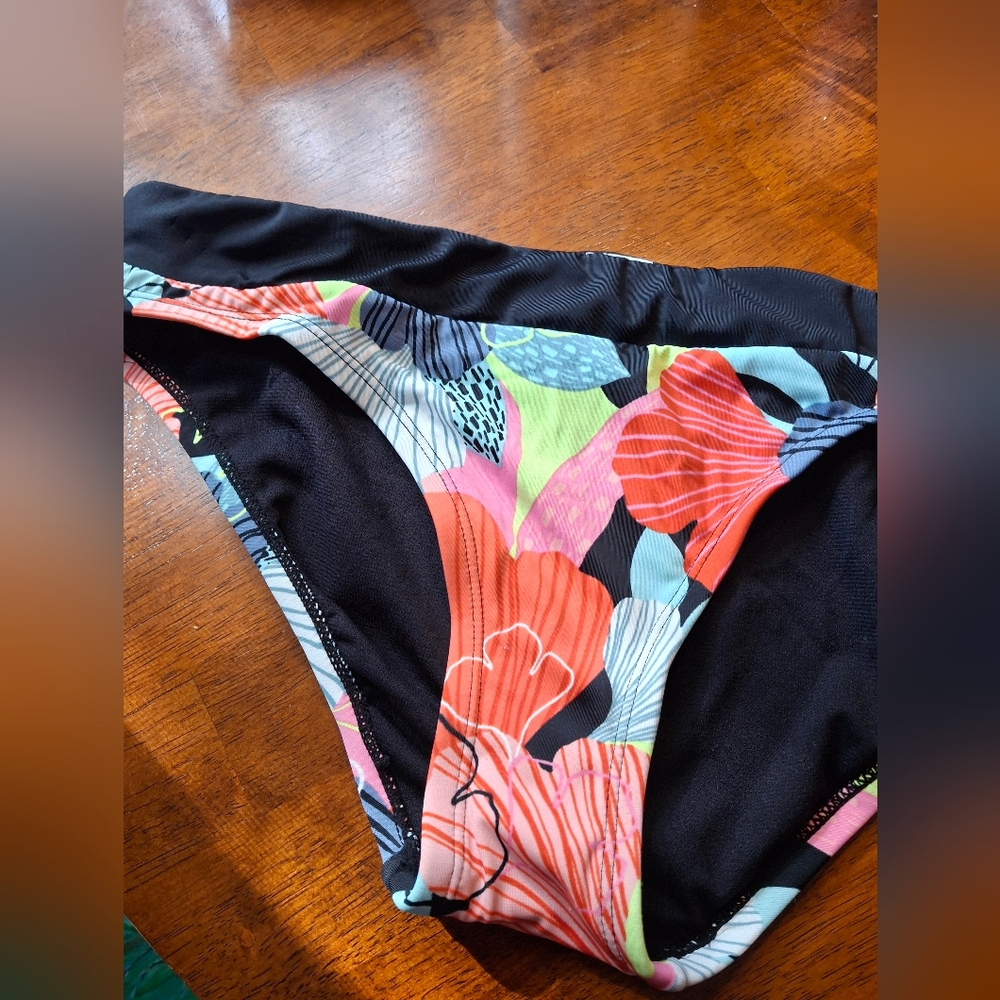 Avia Women's M Mid Rise Bikini Bottoms NWT - Picture 2 of 6